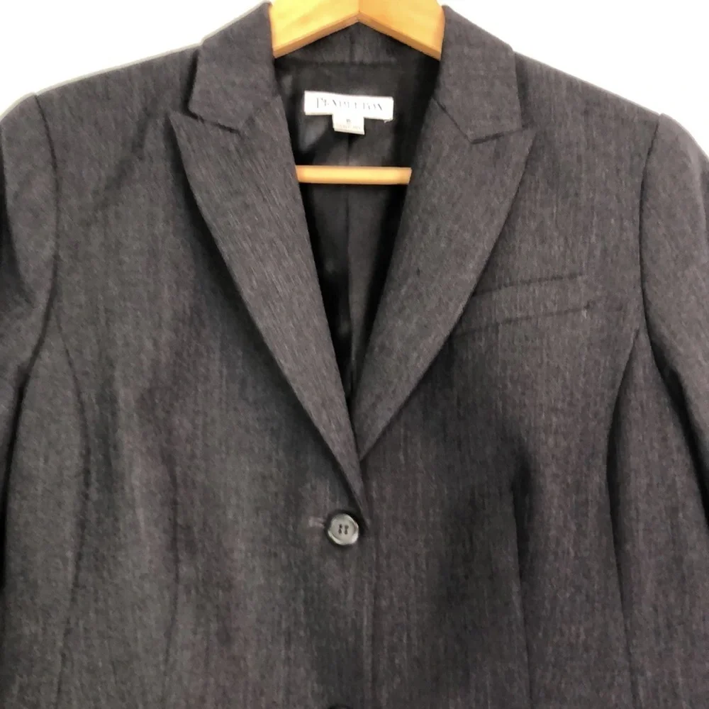 PENDLETON CLASSIC DARK GRAY 100% PURE VIRGIN WOOL BLAZER     SIZE 8